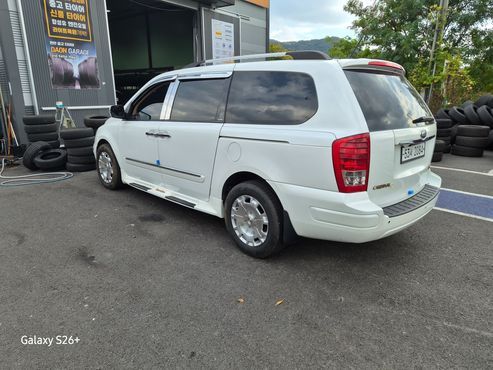 Kia Carnival New Carnival Limousine President — пробег 260 000 км — фото 2 из 5