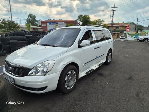 Kia Carnival New Carnival Limousine President — пробег 260 000 км — фото 3 из 5
