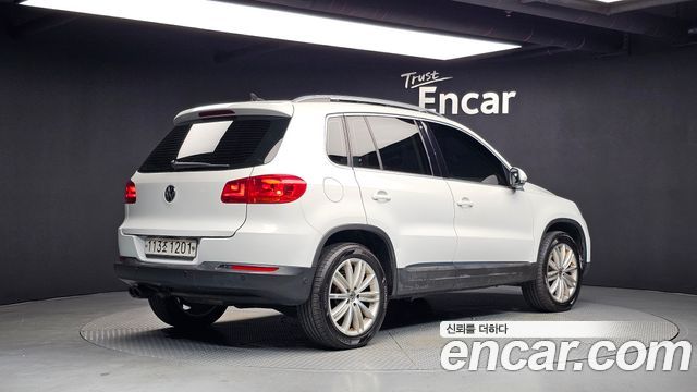Volkswagen Tiguan 2.0 TDI  Premium 5N — пробег 155 429 км — фото 2 из 5
