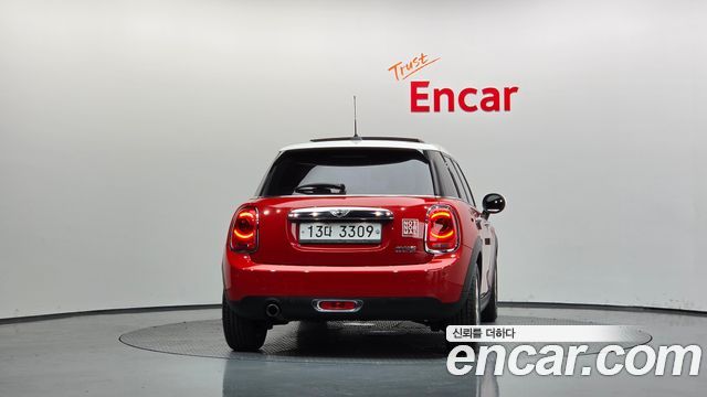 Mini Cooper 5Door HIGH 3rd — пробег 83 096 км — фото 4 из 5