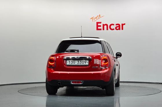 Mini Cooper 5Door HIGH 3rd — пробег 83 096 км — фото 4 из 5