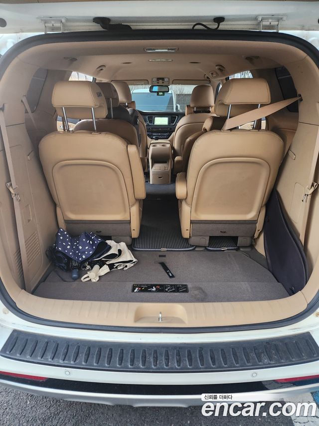 Kia Carnival 9-seater Luxury — пробег 184 000 км — фото 4 из 5