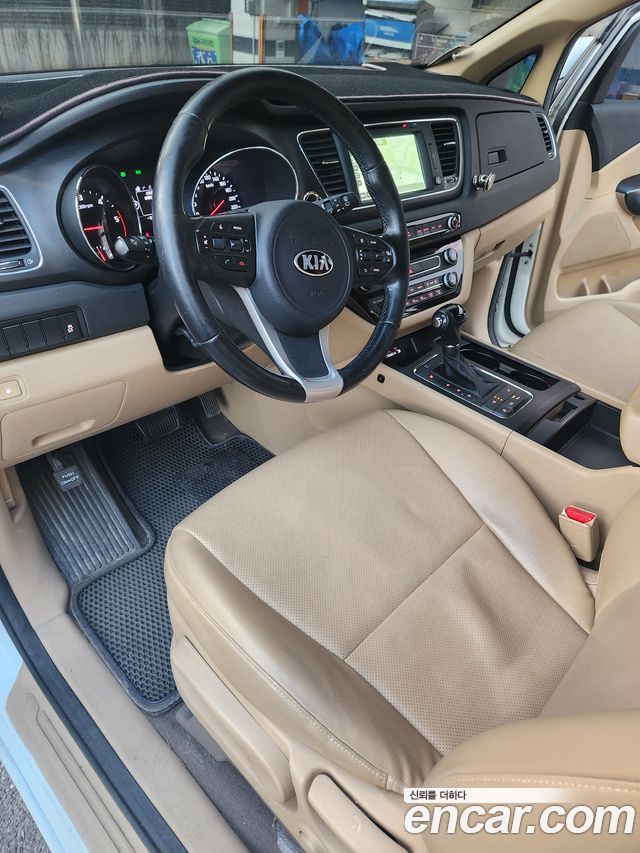 Kia Carnival 9-seater Luxury — пробег 184 000 км — фото 5 из 5
