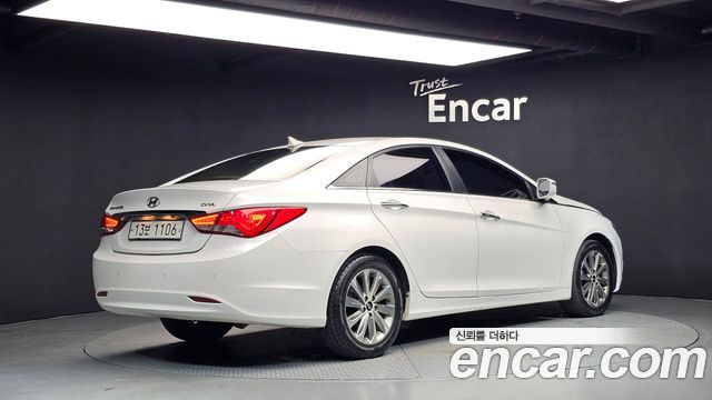 Hyundai Sonata CVVL Smart — пробег 176 809 км — фото 2 из 5