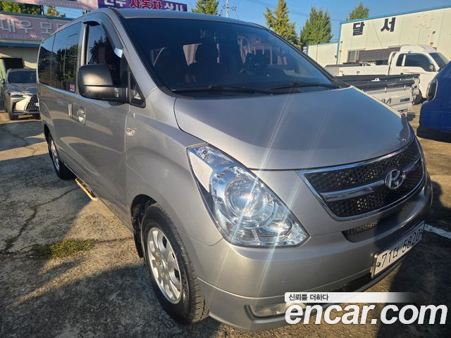 Hyundai Starex 12-Seater Wagon CVX Premium — пробег 187 003 км — фото 3 из 5