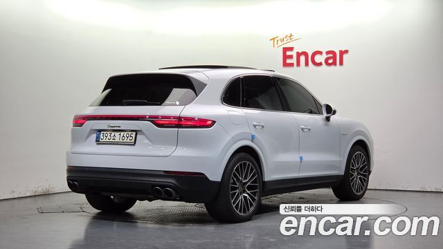 Porsche Cayenne 3.0 E-Hybrid — пробег 93 116 км — фото 2 из 5