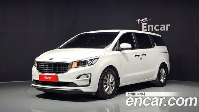 Kia Carnival 11-Seater Deluxe — пробег 121 893 км — фото 1 из 5
