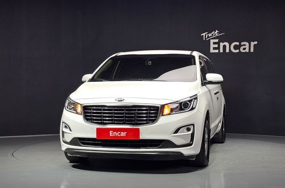 Kia Carnival 11-Seater Deluxe — пробег 121 893 км — фото 3 из 5