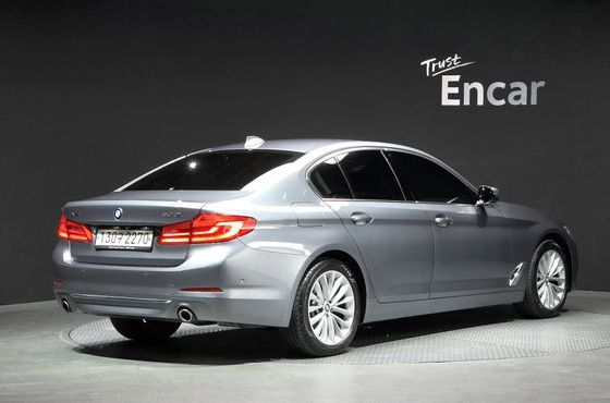 BMW 5-Series 530i xDrive Luxury Plus — пробег 103 086 км — фото 2 из 5