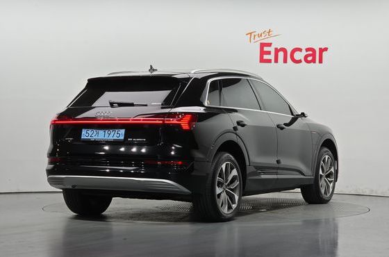 Audi e-tron 55 Quattro — пробег 68 234 км — фото 2 из 5