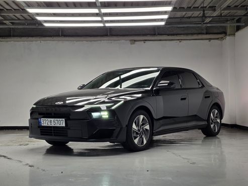 Hyundai AVANTE 2.0 Inspiration — пробег 39 км — фото 1 из 5
