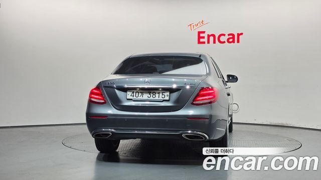Mercedes-Benz E-Class E300 4MATIC Exclusive — пробег 139 805 км — фото 4 из 5
