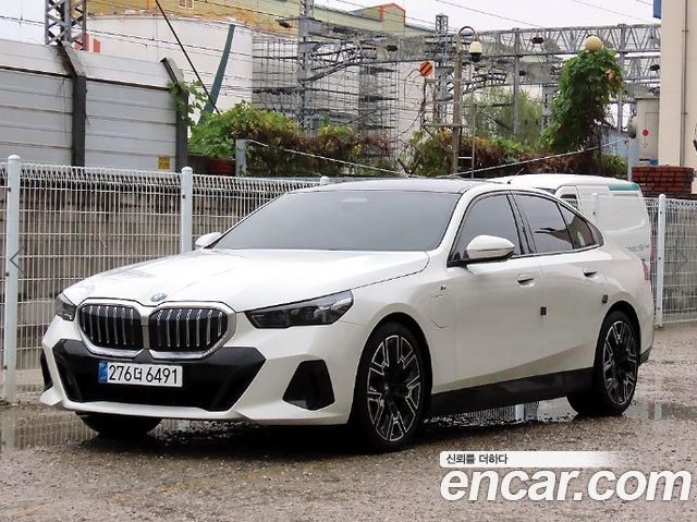 BMW 5-Series 530e M Sport — пробег 22 630 км — фото 2 из 5