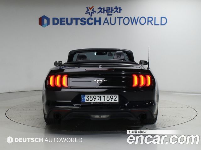 Ford Mustang Convertible — пробег 103 421 км — фото 4 из 5