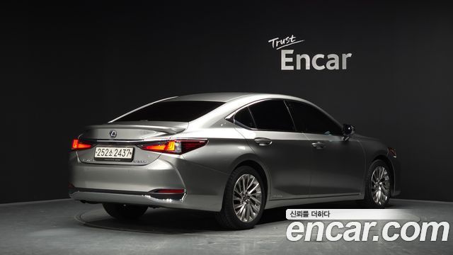 Lexus ES Executive — пробег 90 453 км — фото 2 из 5