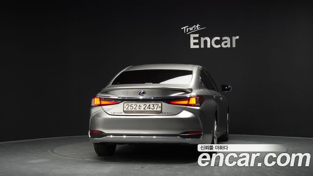 Lexus ES Executive — пробег 90 453 км — фото 4 из 5
