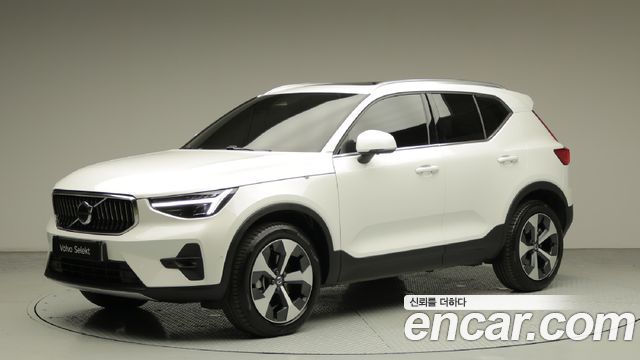 Volvo XC40 B4 Ultra Bright — пробег 6 643 км — фото 1 из 5