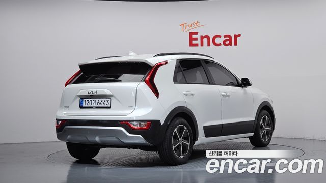 Kia Niro Trendy — пробег 153 794 км — фото 2 из 5