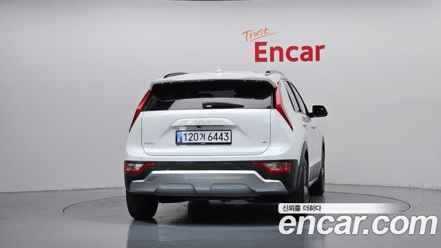 Kia Niro Trendy — пробег 153 794 км — фото 4 из 5