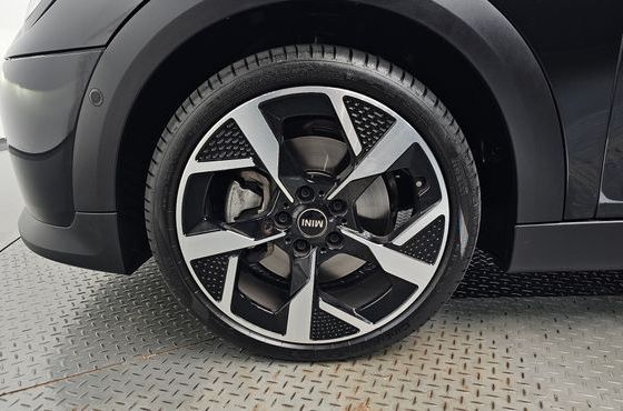 Mini Cooper 5 Door Favoured — пробег 4 413 км — фото 5 из 5