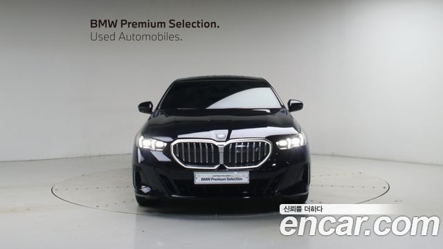 BMW i5 eDrive 40 M Sport — пробег 5 641 км — фото 2 из 5
