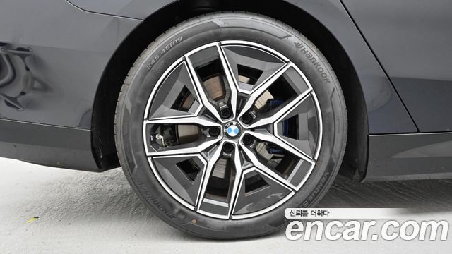 BMW i5 eDrive 40 M Sport — пробег 5 641 км — фото 5 из 5