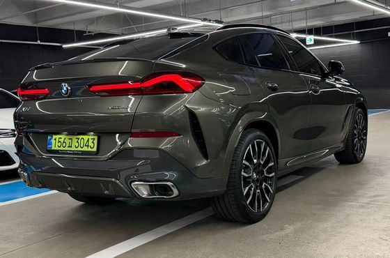 BMW X6 xDrive40i M Sport — пробег 7 685 км — фото 2 из 5