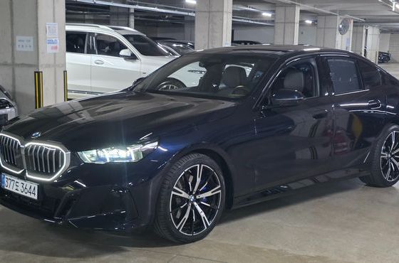 BMW 5-Series 530i xDrive M Sport — пробег 9 164 км — фото 1 из 5