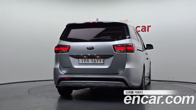 Kia Carnival из Кореи Encar
