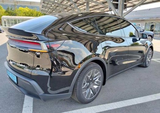 Tesla Model Y L Long Range AWD — пробег 1 км — фото 5 из 5