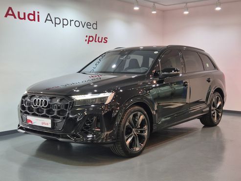 Audi Q7 55 TFSI Quattro Premium — пробег 7 120 км — фото 1 из 5