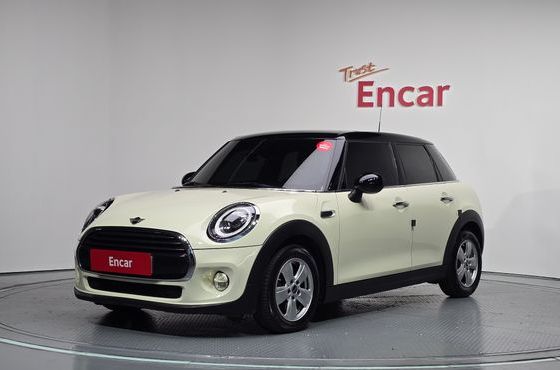 Mini Cooper 5Door Standard 3rd — пробег 65 072 км — фото 1 из 5