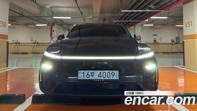 Tesla Model Y Premium RWD — пробег 2 000 км — фото 1 из 5