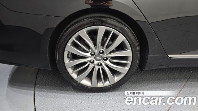 Hyundai Genesis из Кореи Encar