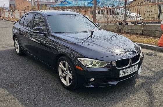 BMW 3-Series 320i — пробег 109 500 км — фото 3 из 5