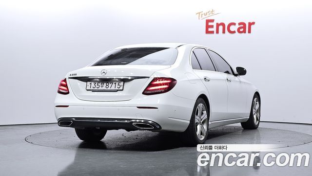 Mercedes-Benz E-Class из Кореи Encar