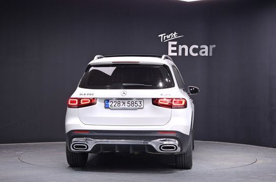 Mercedes-Benz GLB-Class GLB250 4MATIC — пробег 32 090 км — фото 4 из 5