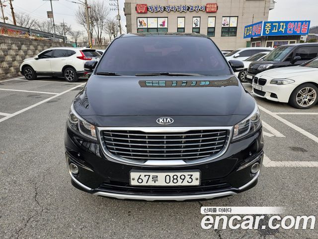 Kia Carnival 9-seater Luxury — пробег 136 091 км — фото 1 из 5