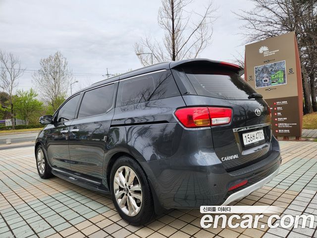 Kia Carnival из Кореи Encar
