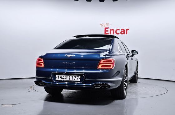 Bentley Flying Spur 4.0 Azure — пробег 12 894 км — фото 4 из 5
