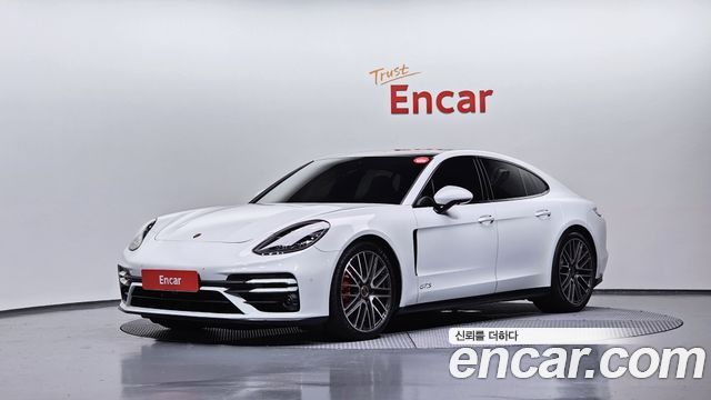 Porsche Panamera 4.0 GTS — пробег 3 016 км — фото 1 из 5