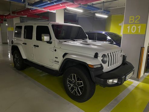 Jeep Wrangler 2.0 Overland 4Door 4xe — пробег 20 300 км — фото 3 из 5