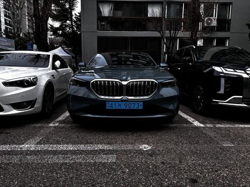 BMW i5 eDrive 40 — пробег 27 000 км — фото 1 из 5