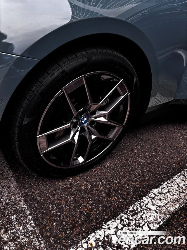 BMW i5 eDrive 40 — пробег 27 000 км — фото 5 из 5