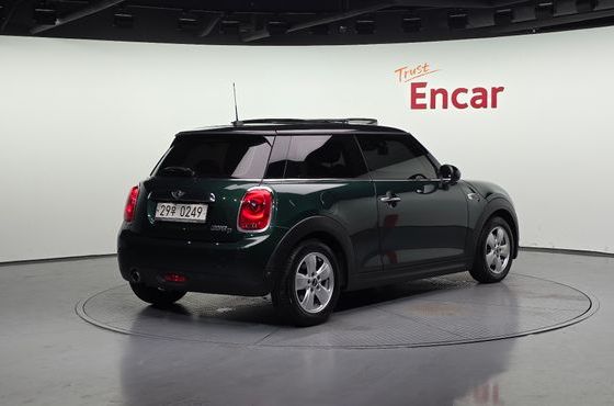 Mini Cooper Mid 3rd — пробег 95 944 км — фото 2 из 5