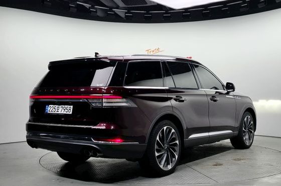 Lincoln Aviator 3.0 Reserve AWD — пробег 35 785 км — фото 2 из 5