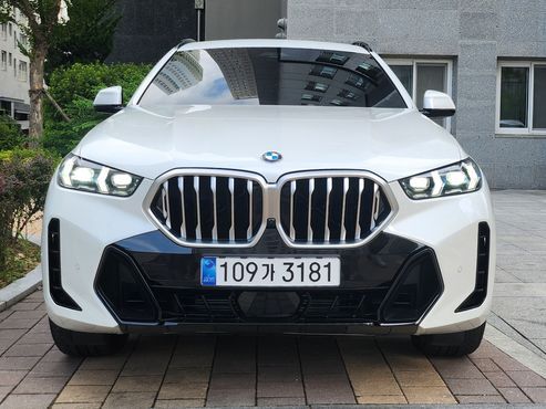 BMW X6 xDrive40i M Sport — пробег 1 080 км — фото 1 из 5