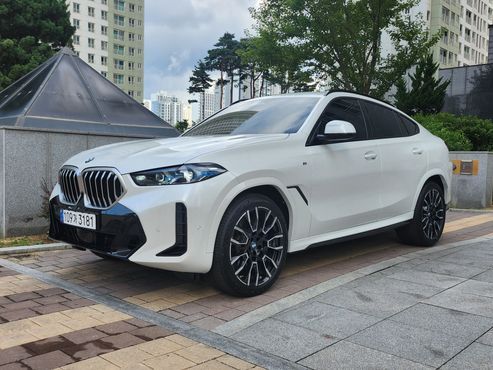 BMW X6 xDrive40i M Sport — пробег 1 080 км — фото 3 из 5