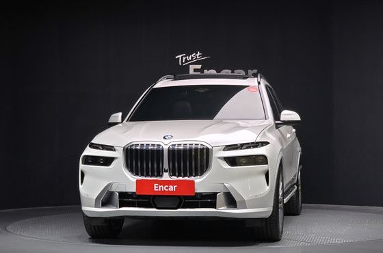 BMW X7 xDrive 40i Design Pure Excellence 7-Seater — пробег 9 697 км — фото 3 из 5