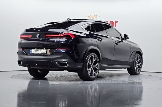 BMW X6 xDrive40i M Sport — пробег 27 571 км — фото 2 из 5